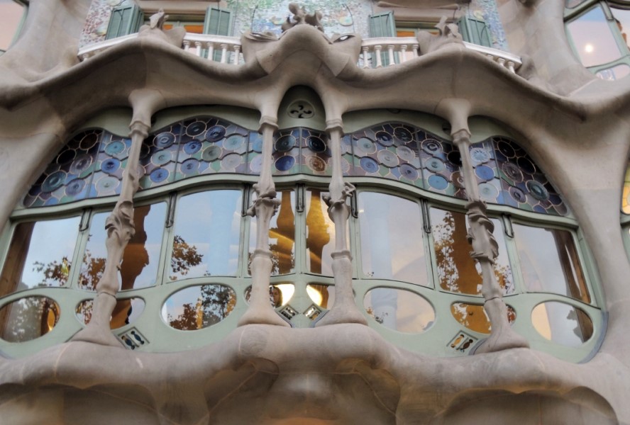 Casa Batllo, falujący balkon