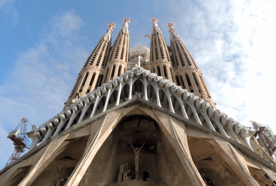Sagrada Familia, Fasada Pasji