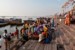 Poranek na Dashaswamedh Ghat