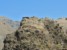 peru ollantaytambo foto - położona na stromej skale Araqama Ayllu wydaje się być nie do zdobycia